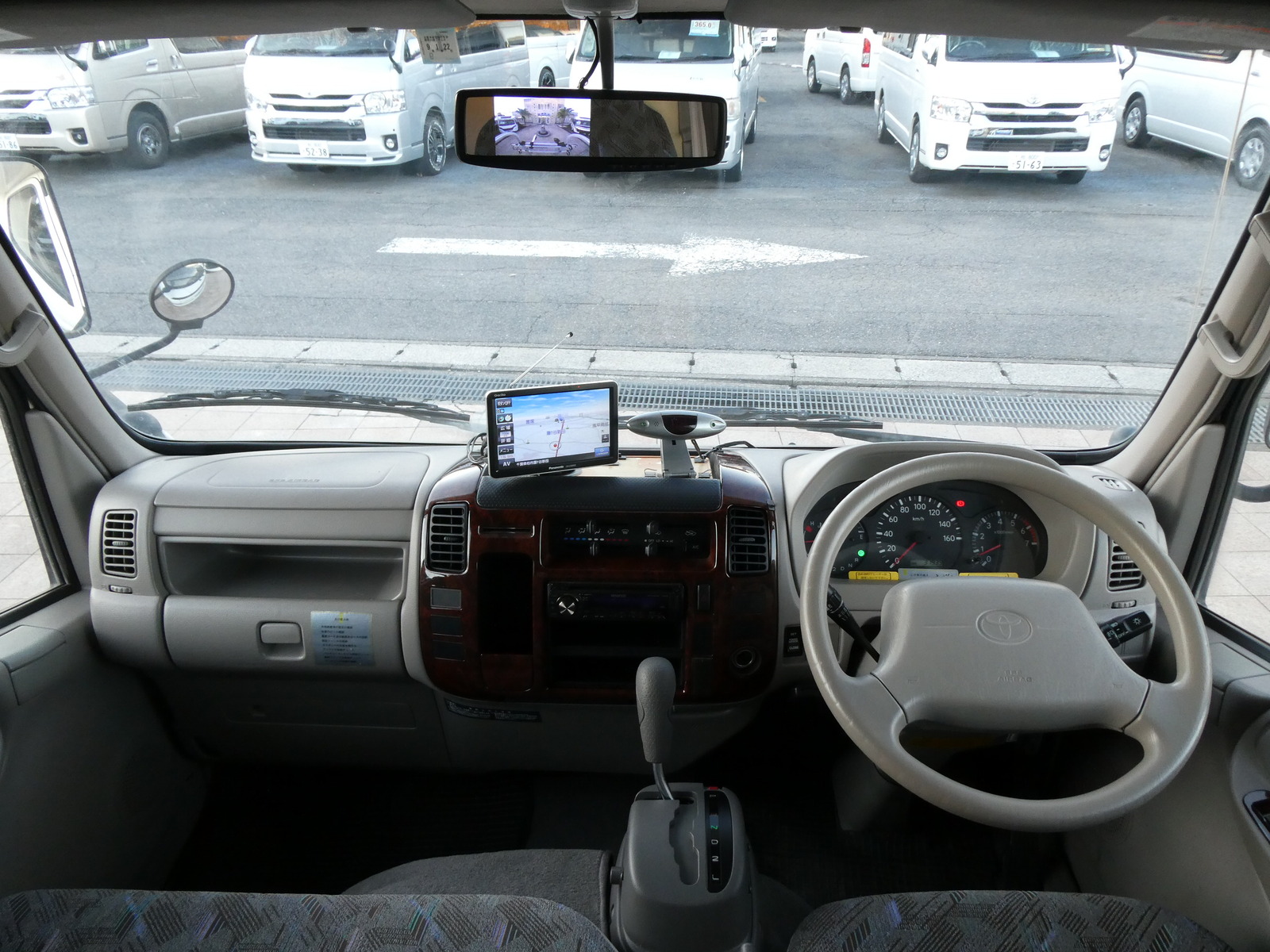 キャンピングカーキャブコン