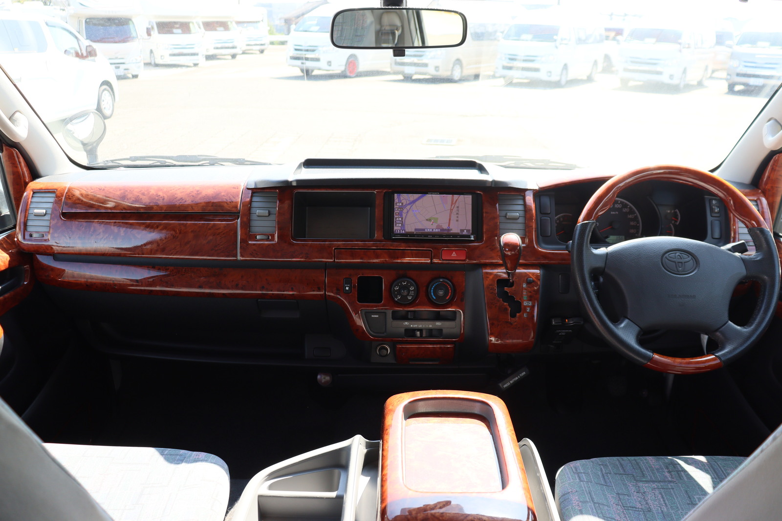 キャンピングカーバンコン