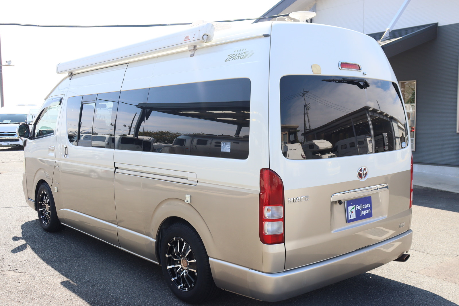 キャンピングカーバンコン