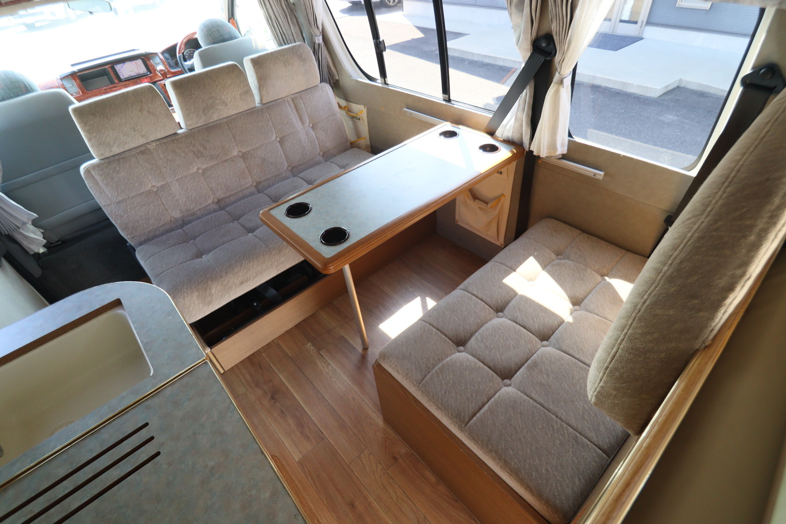 キャンピングカーバンコン