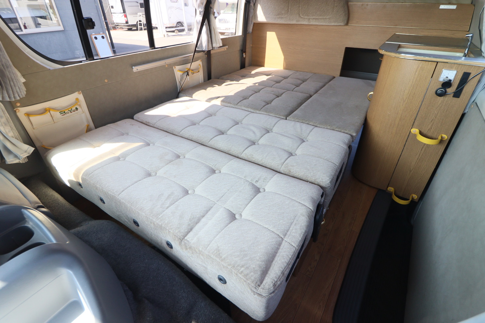 キャンピングカーバンコン