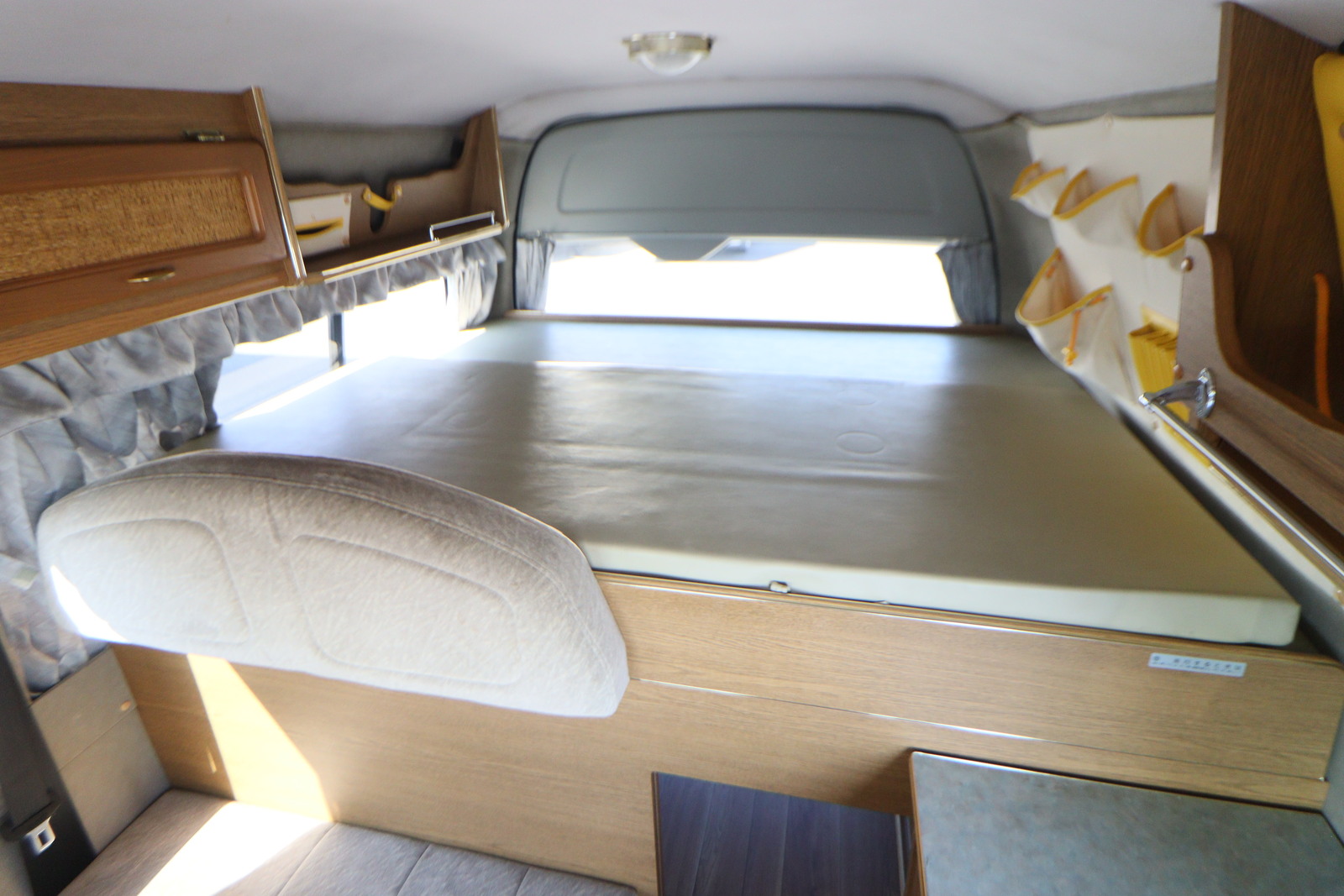 キャンピングカーバンコン