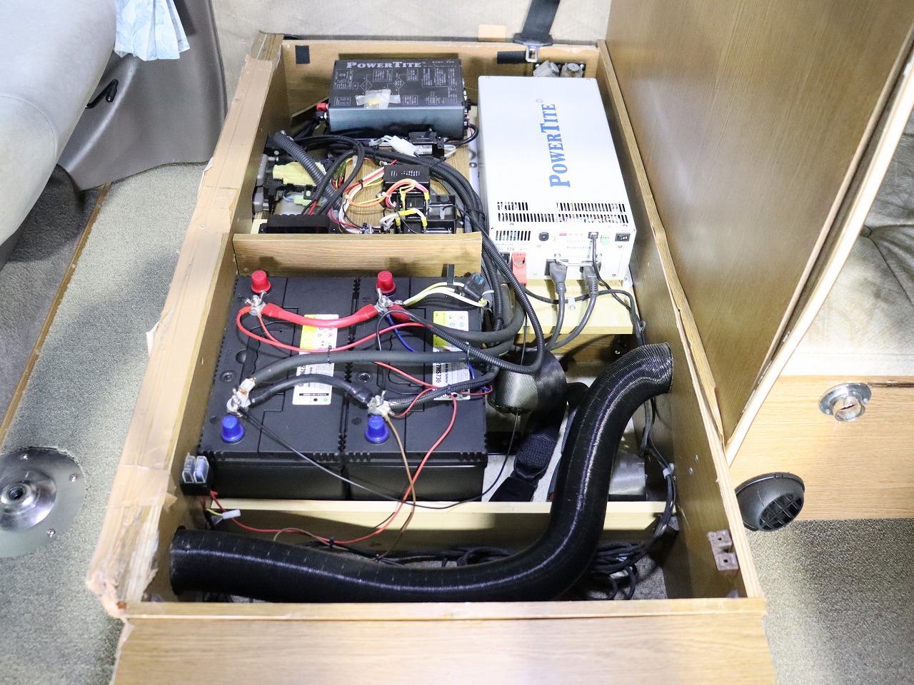 キャンピングカーバンコン