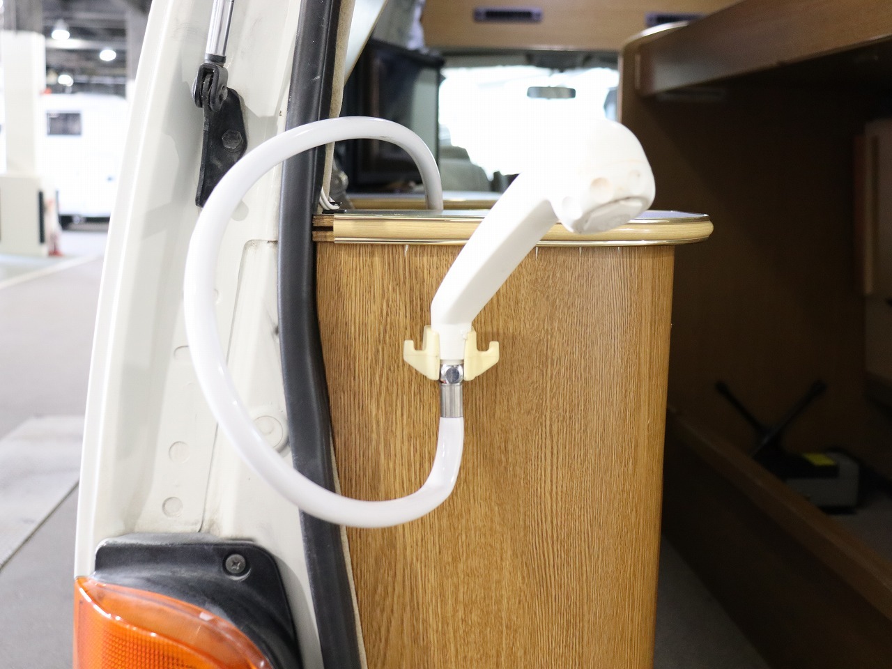 キャンピングカーバンコン