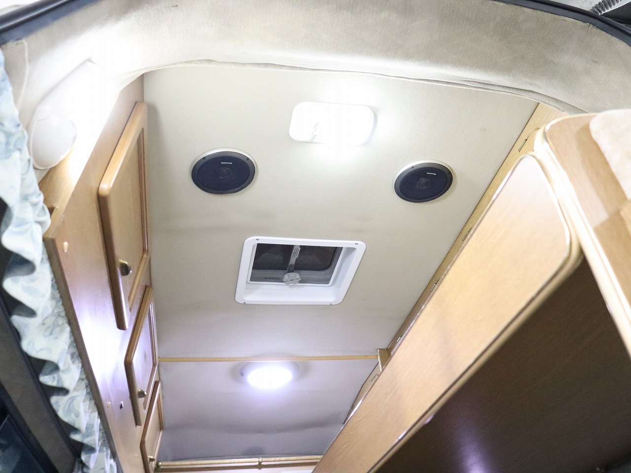 キャンピングカーバンコン