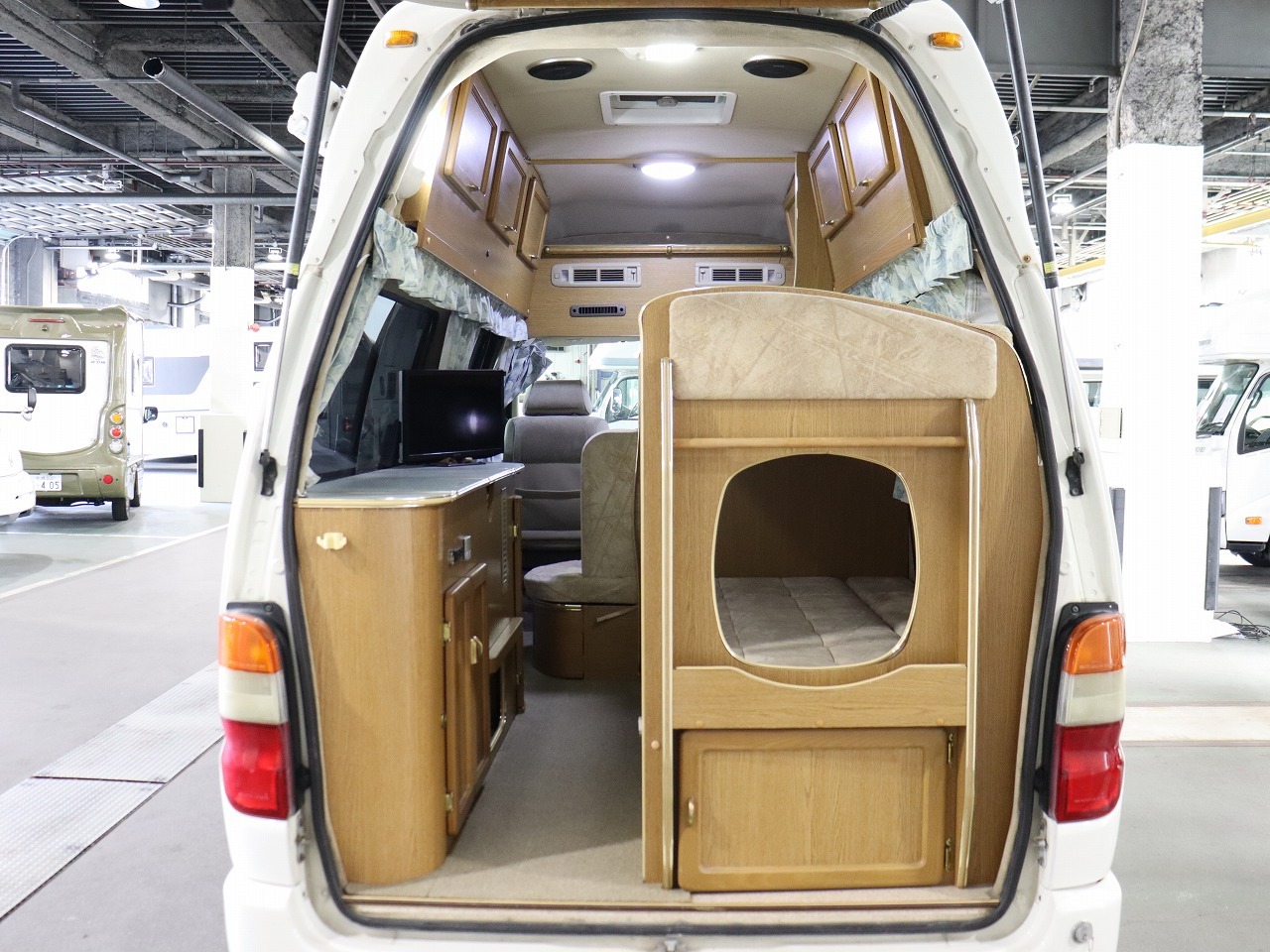 キャンピングカーバンコン