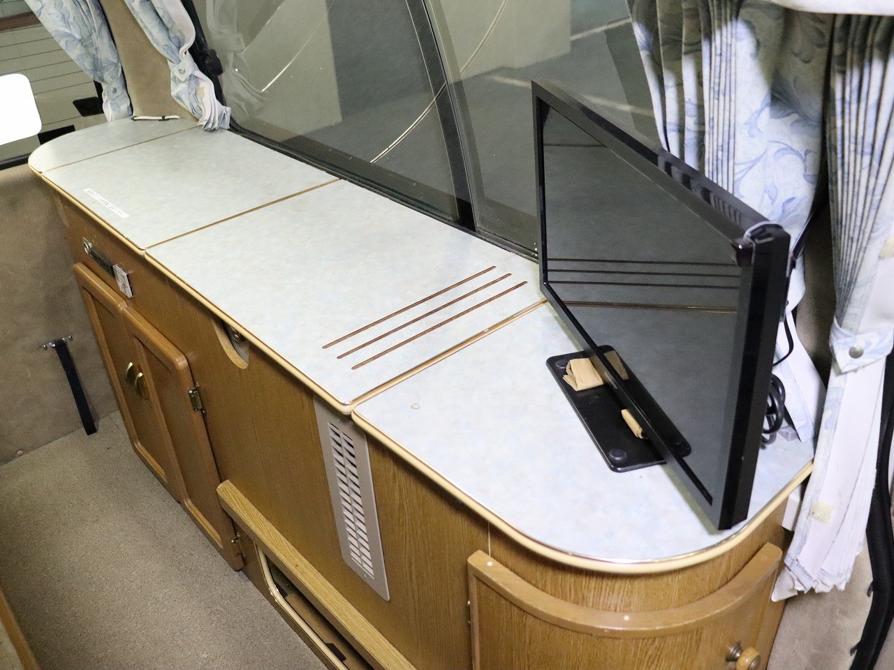 キャンピングカーバンコン