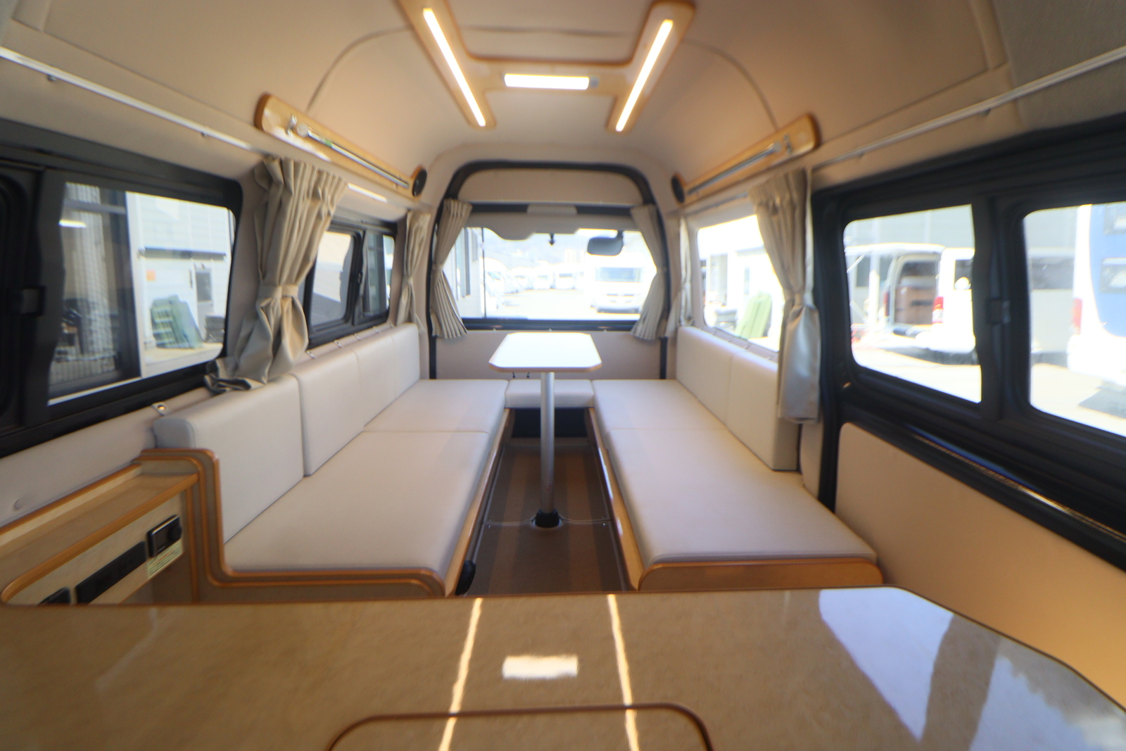 キャンピングカーバンコン