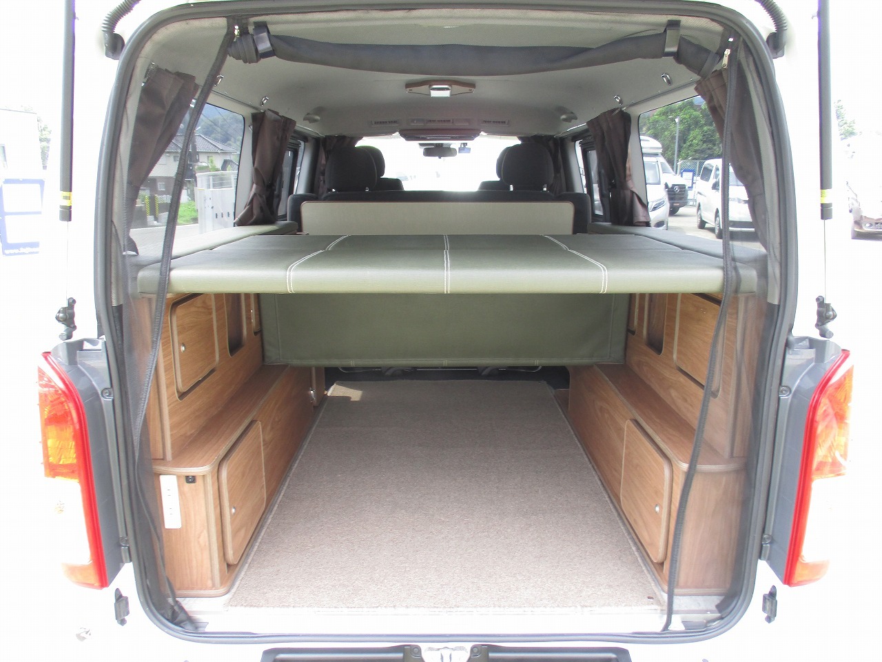 キャンピングカーバンコン