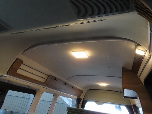 キャンピングカーバンコン