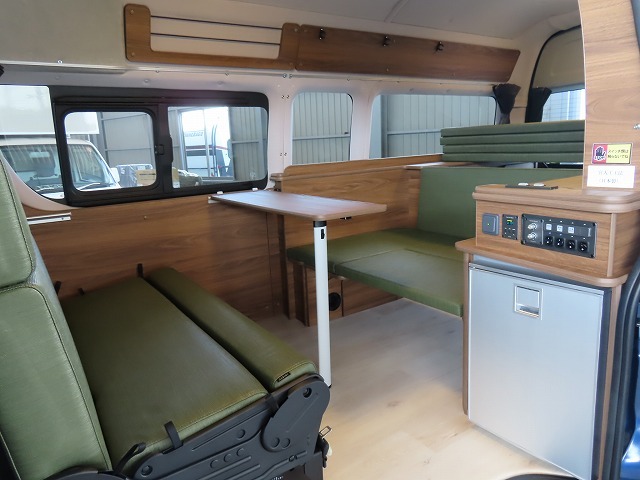 キャンピングカーバンコン