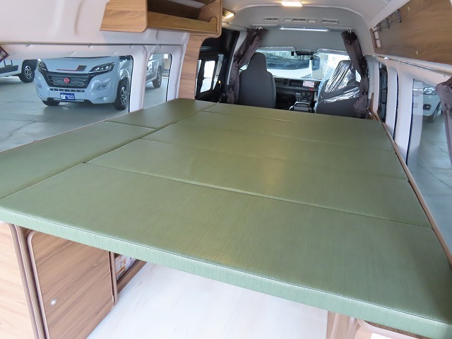 キャンピングカーバンコン