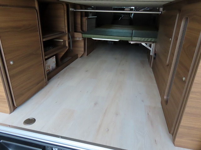 キャンピングカーバンコン