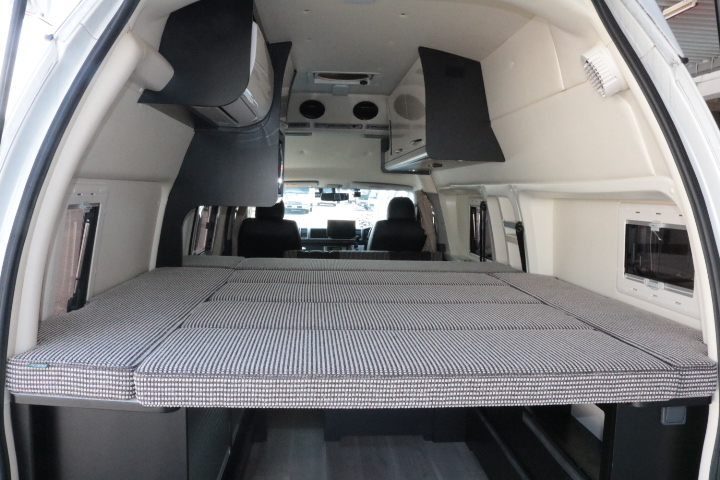 キャンピングカーバンコン