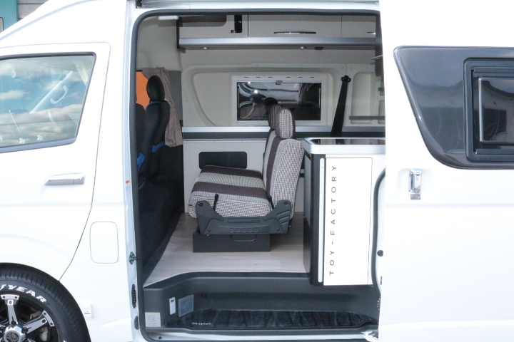 キャンピングカーバンコン