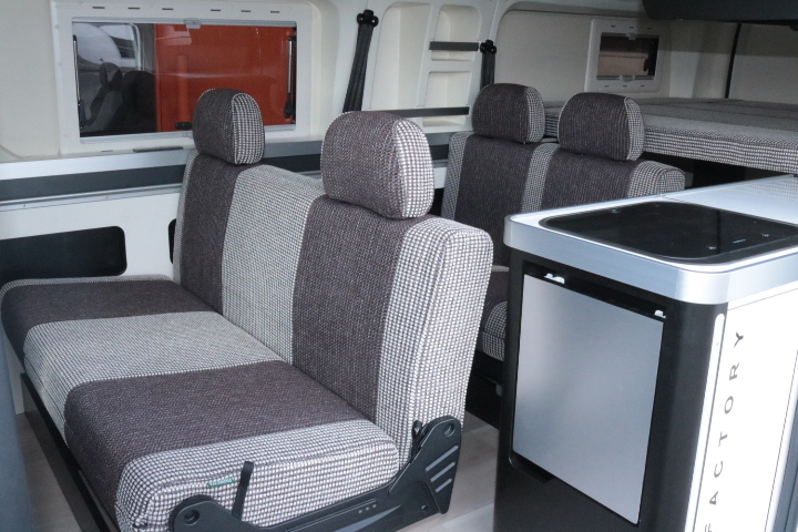 キャンピングカーバンコン