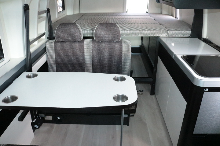 キャンピングカーバンコン