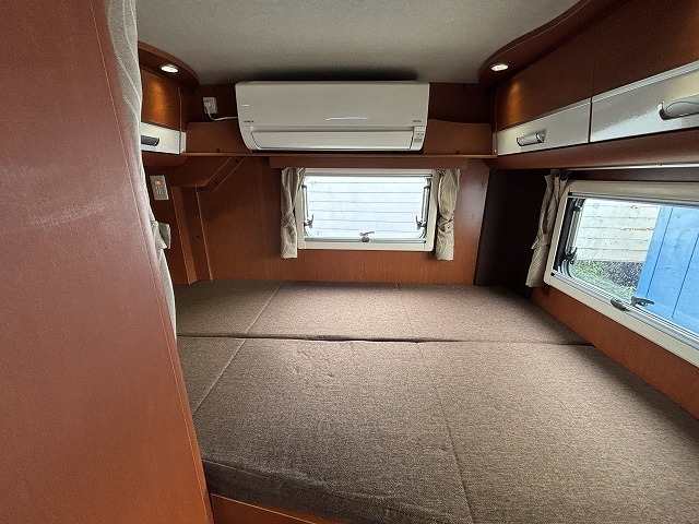 キャンピングカーキャブコン