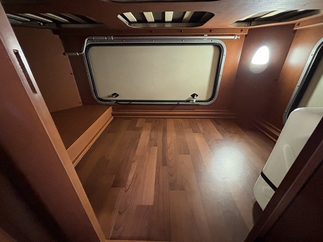 キャンピングカーキャブコン