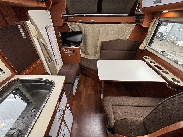 キャンピングカーキャブコン