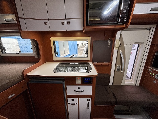 キャンピングカーキャブコン