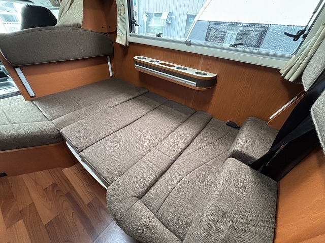 キャンピングカーキャブコン