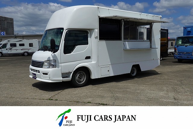 タイタンダッシュ 移動販売車　キッチンカー　グランドデリポート
