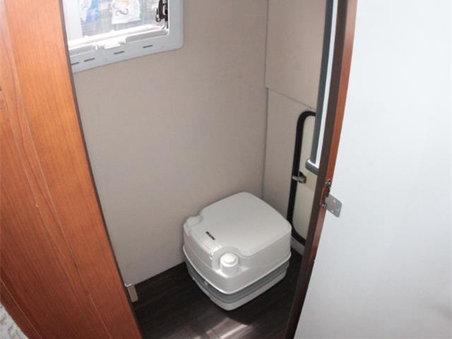 キャンピングカーキャブコン