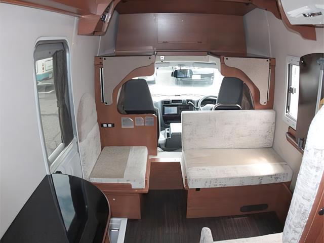 キャンピングカーキャブコン