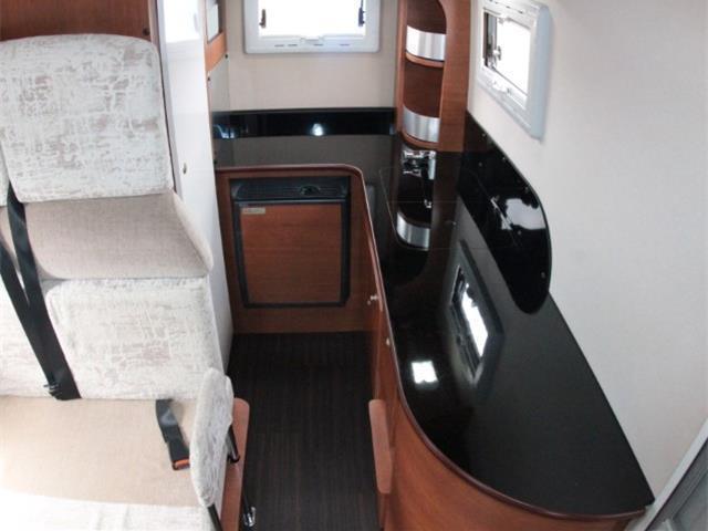 キャンピングカーキャブコン