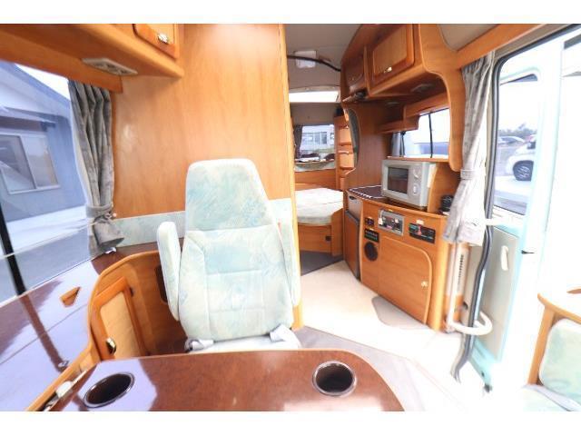 キャンピングカーバスコン