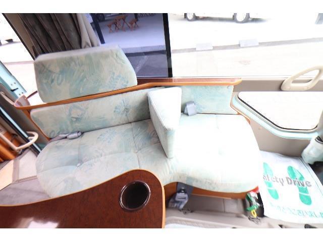 キャンピングカーバスコン