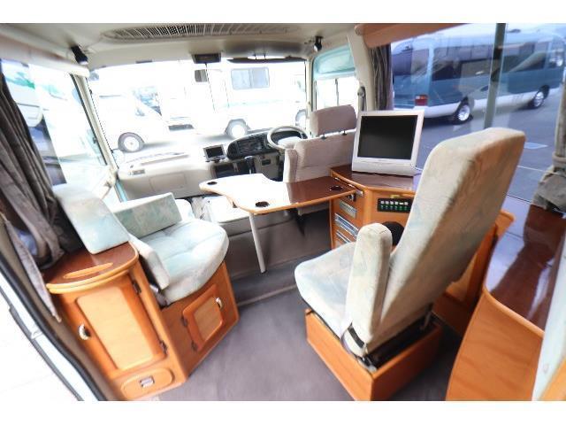 キャンピングカーバスコン