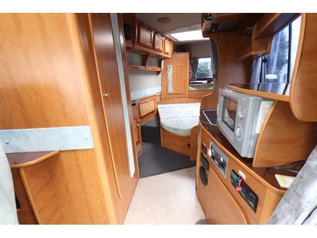 キャンピングカーバスコン