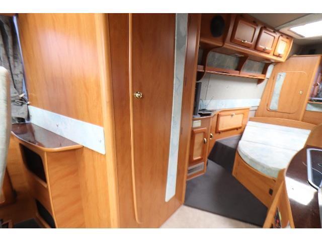 キャンピングカーバスコン