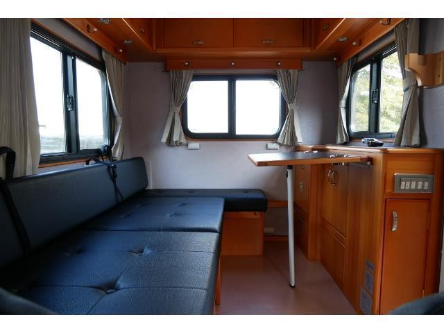 キャンピングカー軽キャンパー