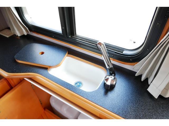 キャンピングカー軽キャンパー