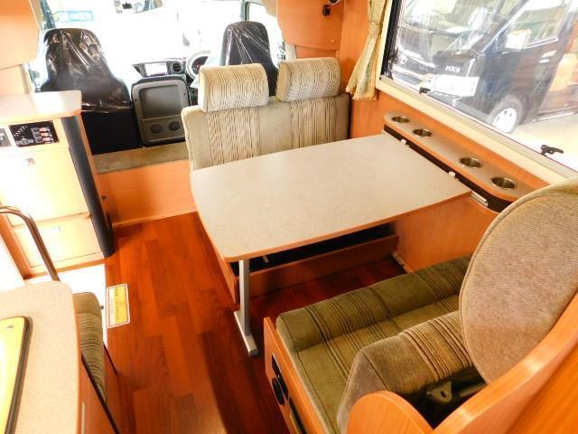 キャンピングカーキャブコン