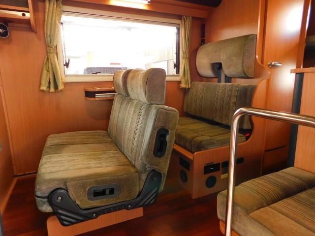 キャンピングカーキャブコン