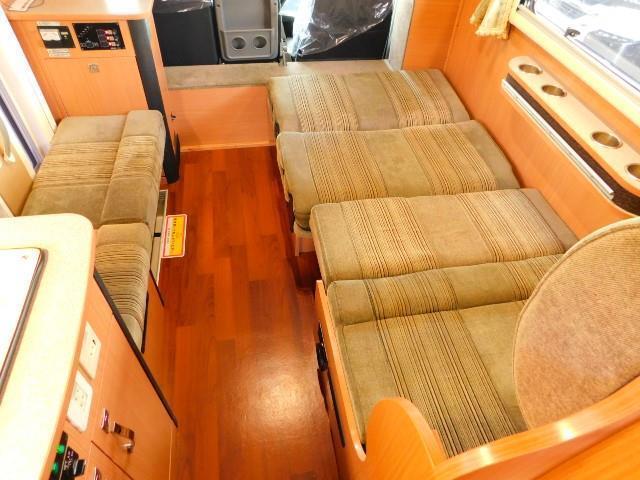 キャンピングカーキャブコン