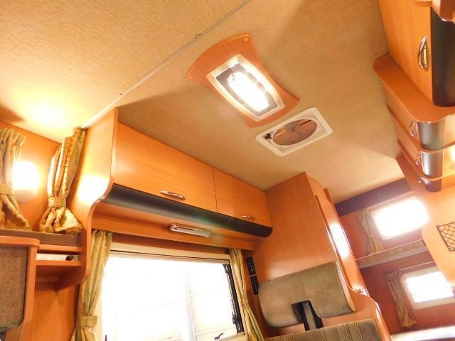 キャンピングカーキャブコン