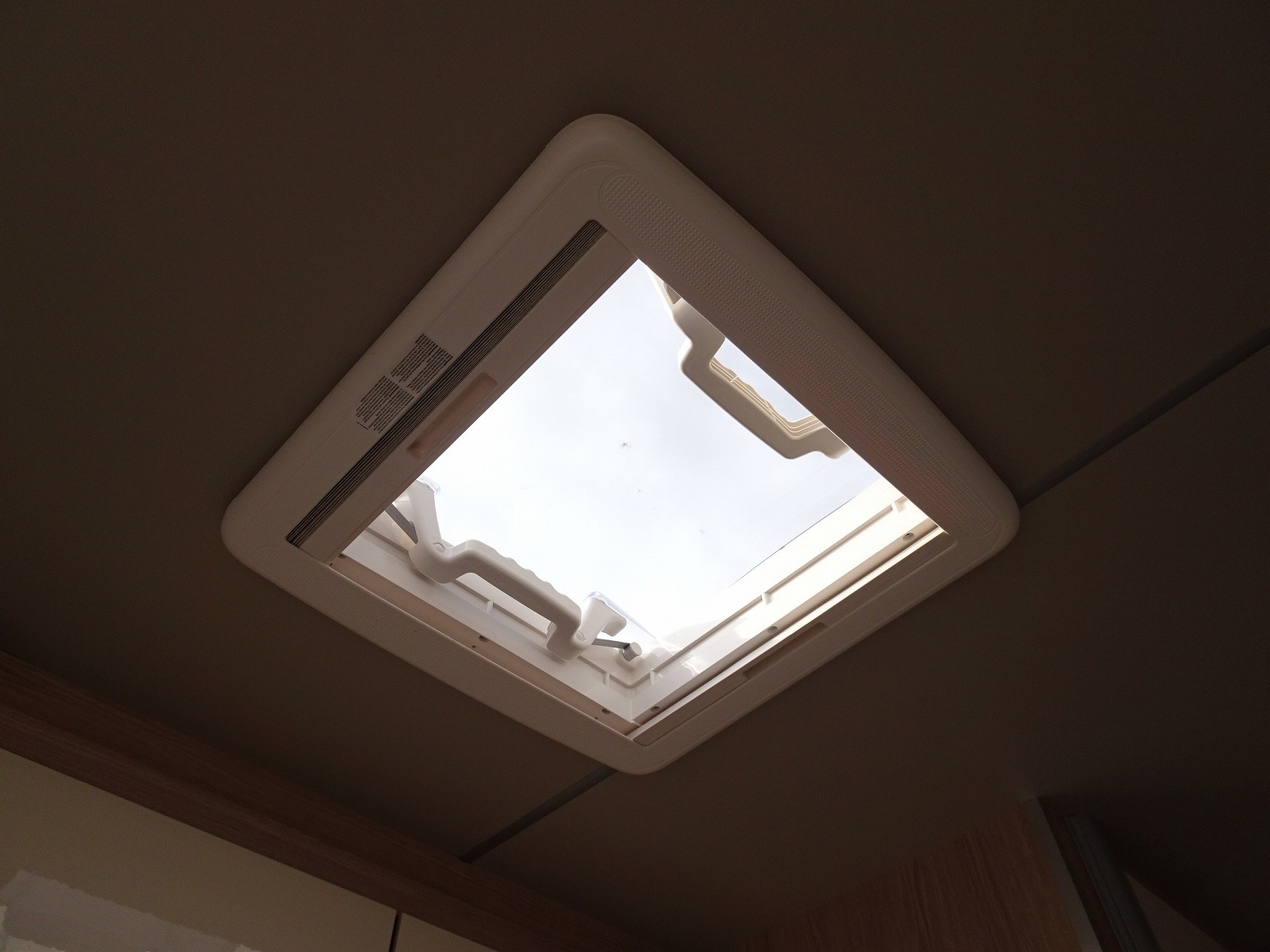 キャンピングカートレーラー