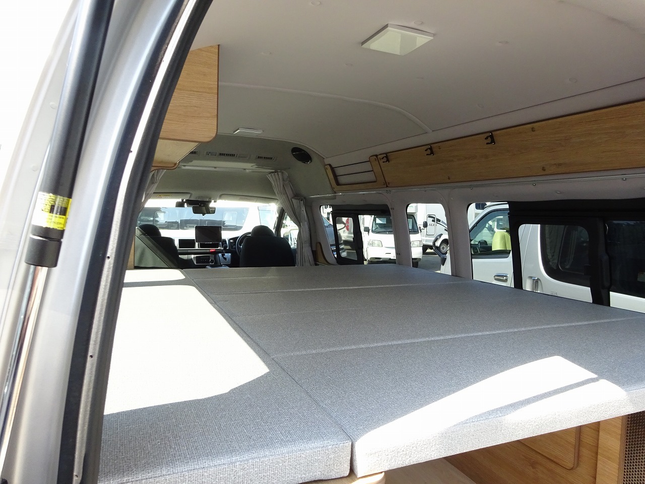 キャンピングカーバンコン