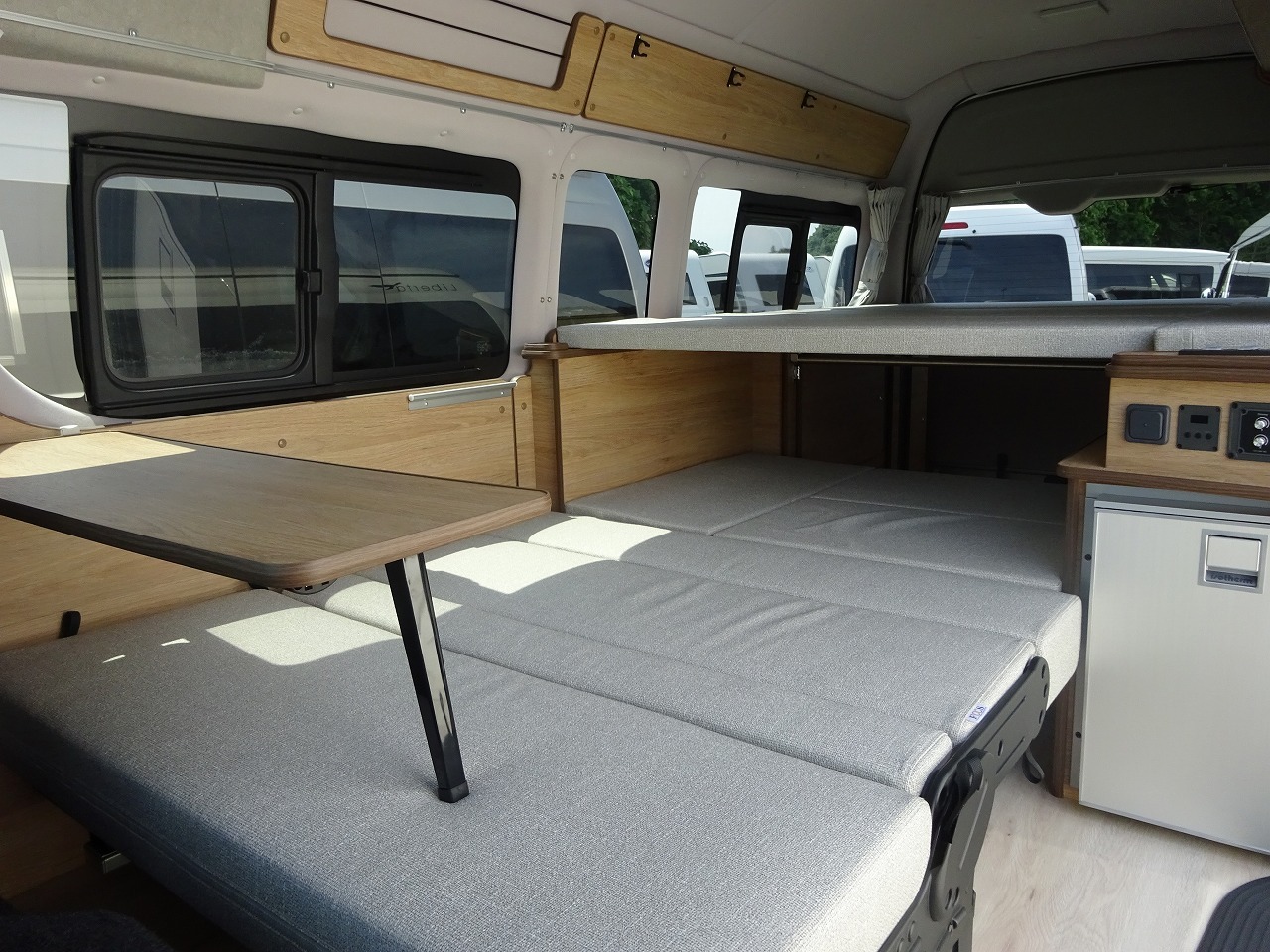 キャンピングカーバンコン