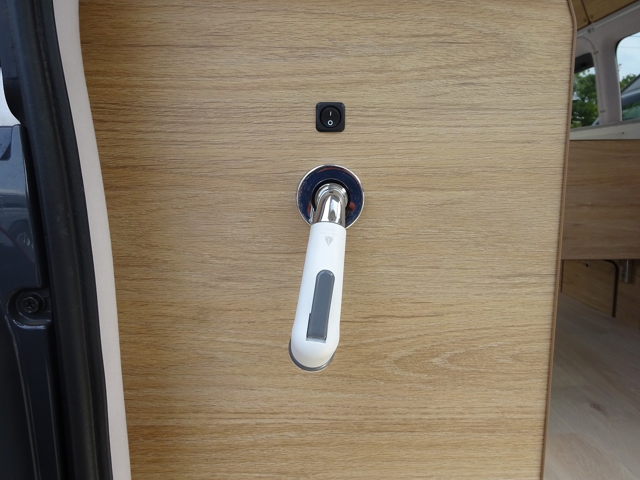 キャンピングカーバンコン