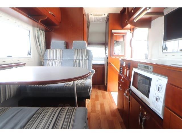 キャンピングカーバスコン