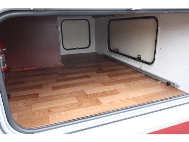 キャンピングカーバスコン