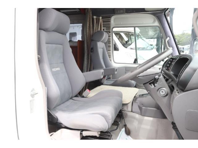 キャンピングカーバスコン