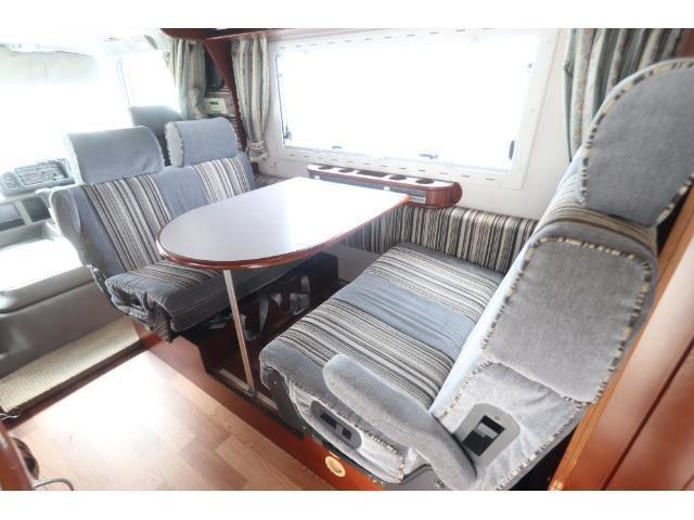 キャンピングカーバスコン