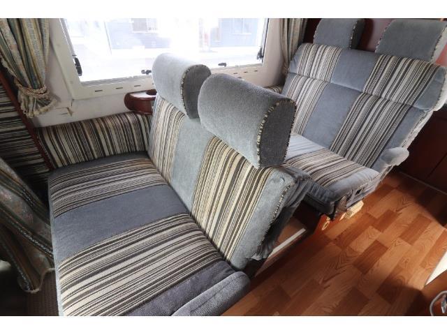 キャンピングカーバスコン